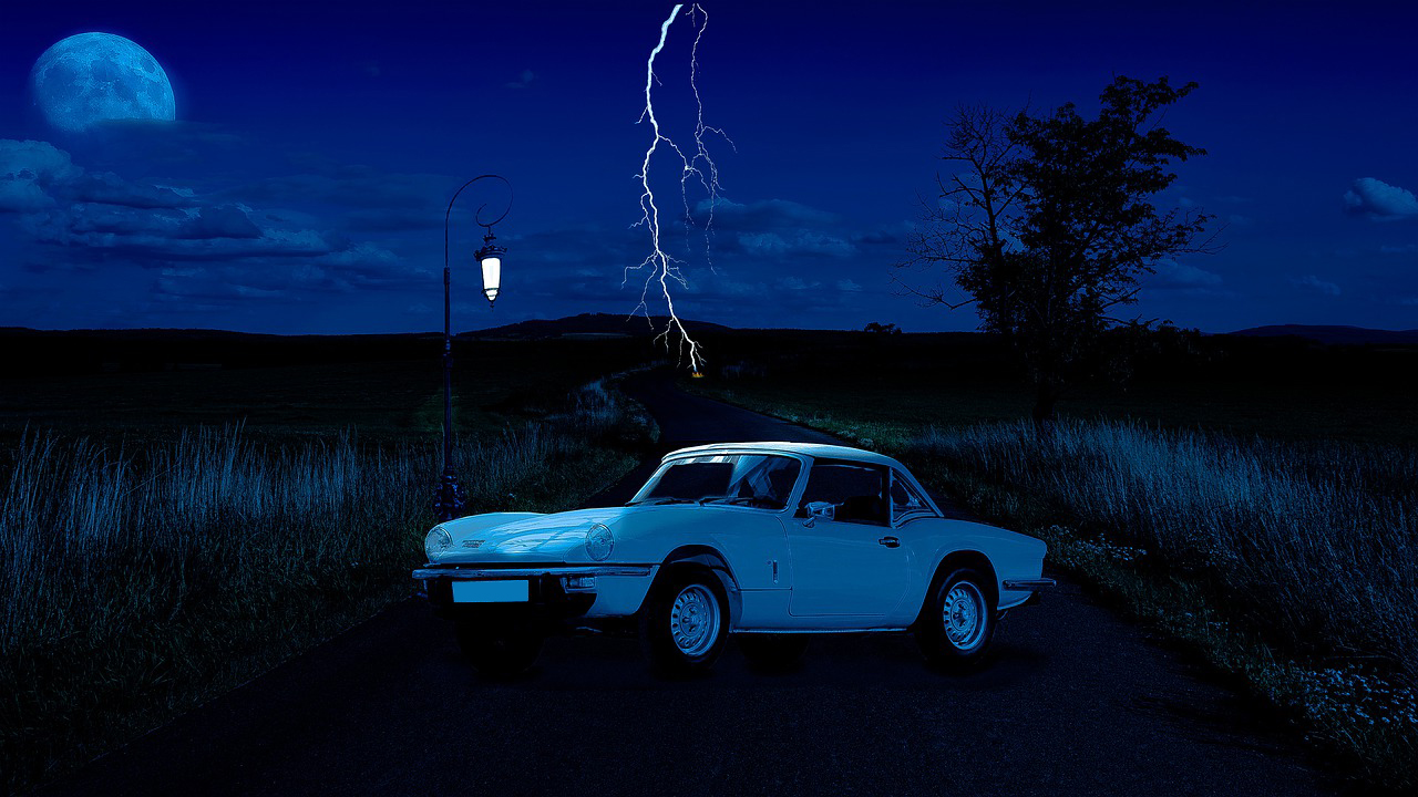 tormenta eléctrica coche